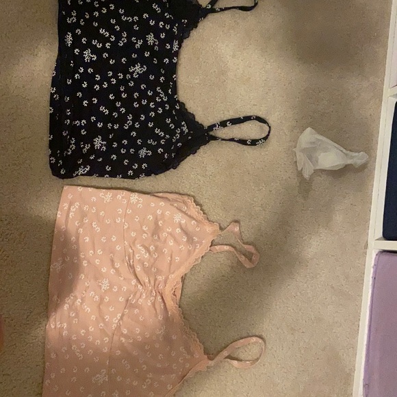 2 tops with white flowers dark blue and light pink - Picture 1 of 1